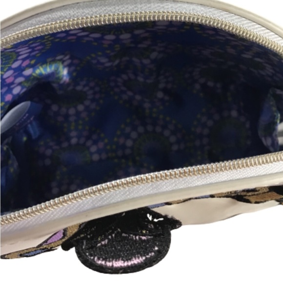 Disney The Beauty And The Beast Collection Mirror Makeup Bag Kabuki Blender New - Picture 2 of 3